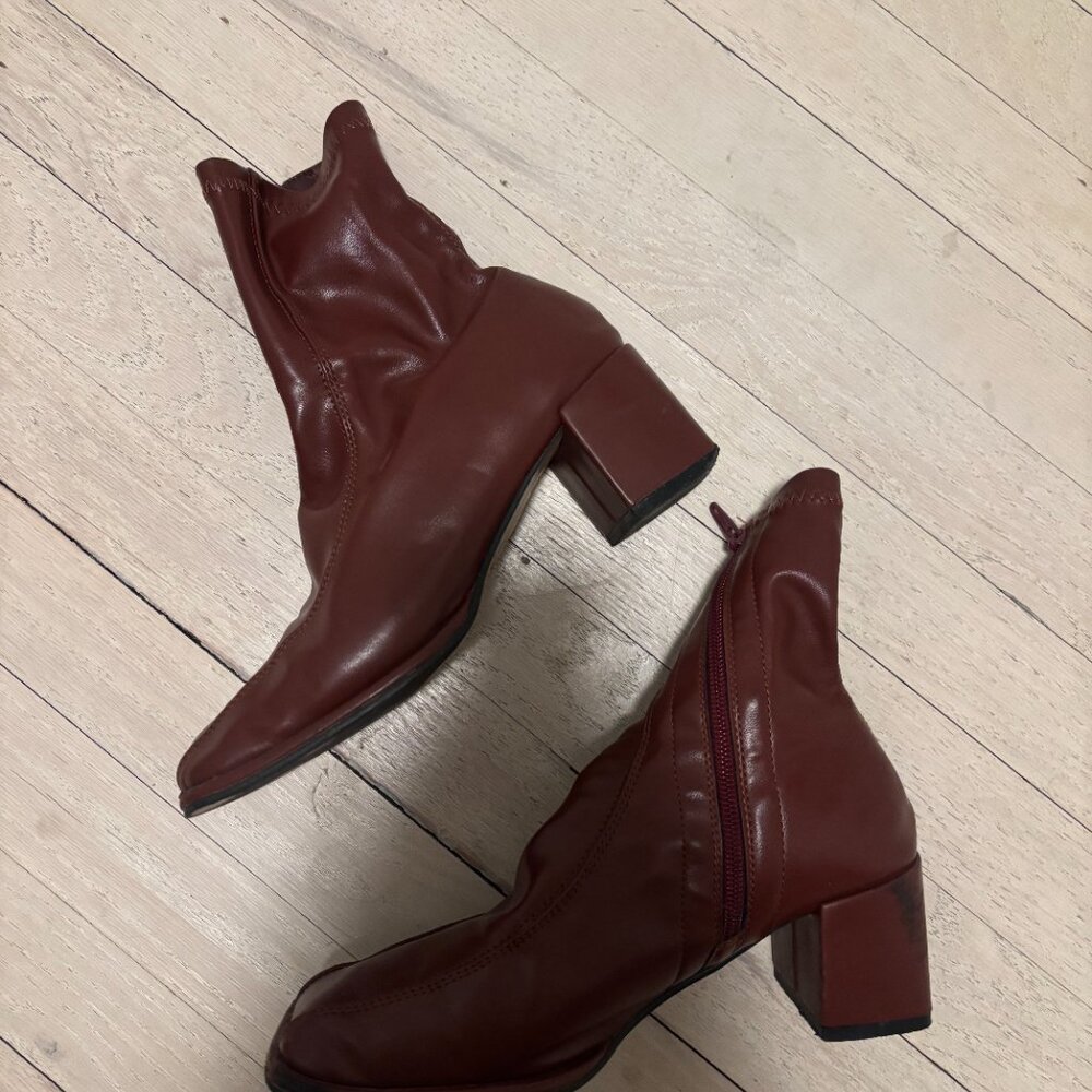 Shop Peche Avah Boots Burgundy - Picture 2 of 3